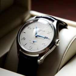 BAUME & MERCIER 名士 CLIFTON 克里顿系列 MOA10052 男士机械腕表